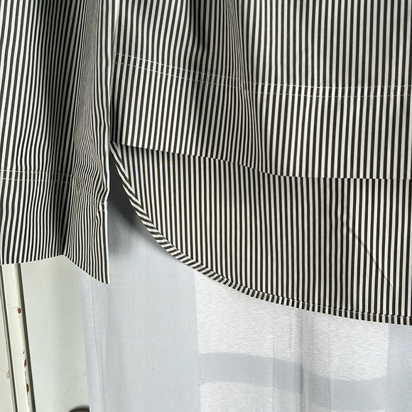 J. Crew Womens Funnelneck Striped Shirt Sz 12 Black & White Long Sleeve High Low - Picture 7 of 14